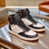 Falsa Louis Vuitton Rivoli Le scarpe da ginnastica Boots In Mix Monogram Canvas