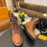 Stivali Falsa Louis Vuitton Territory Flat Ranger in pelle di vitello marrone
