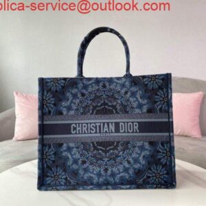 Falsa Dior M1286 Dior Book Tote Blu navy Dior Constellation Ricamo