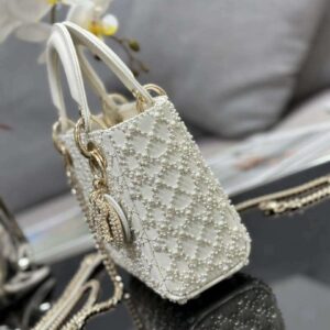 Falsa Dior M0505 Mini Lady Bag Bianca Mezza perla ricamata