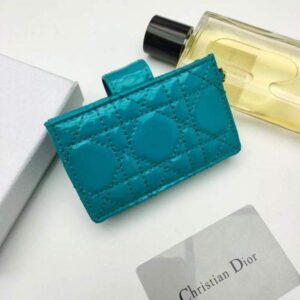 Falsa Dior S0074 Portafoglio Lady Dior Porta carte a 5 tasselli Pelle di vitello verniciata cannage blu scuro